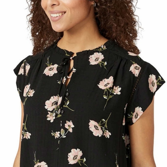 Buffalo, Black pink floral, fluffer sleeve top, split neckline,  size Small - Picture 1 of 5